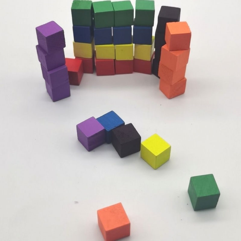 100 Pz/lotto 10mm Cubi di Legn - Board Game Vector recensione e prezzo